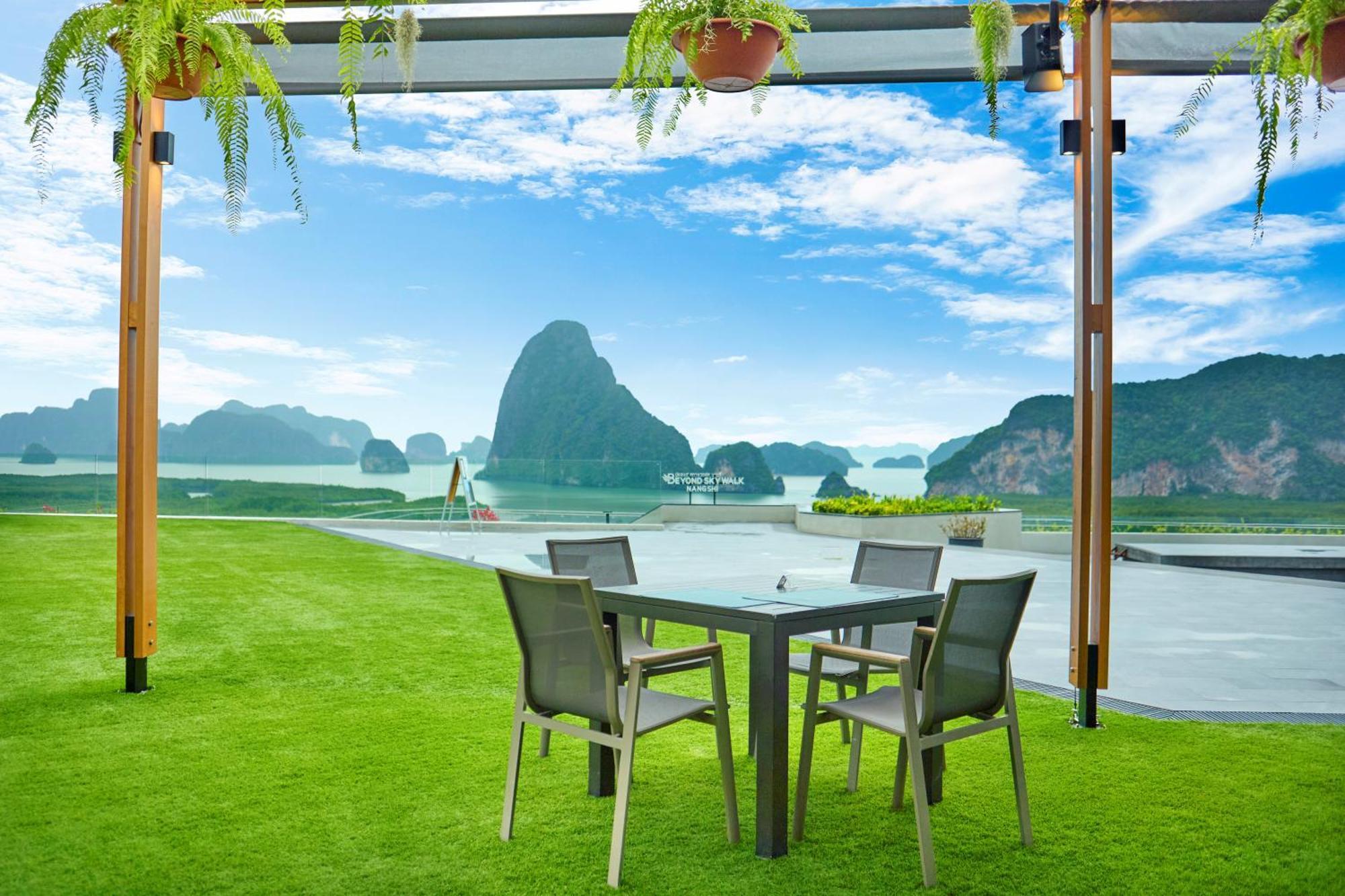 Отель Beyond Skywalk Nangshi Takua Thung Экстерьер фото