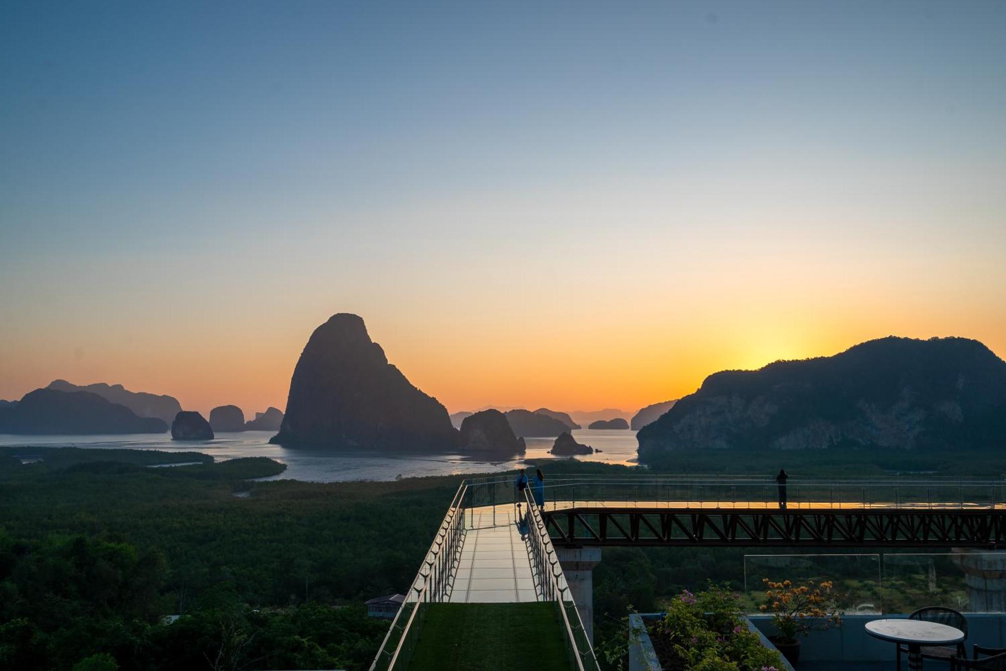 Отель Beyond Skywalk Nangshi Takua Thung Экстерьер фото